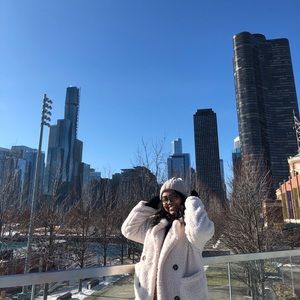 Meet your Posher, Loren